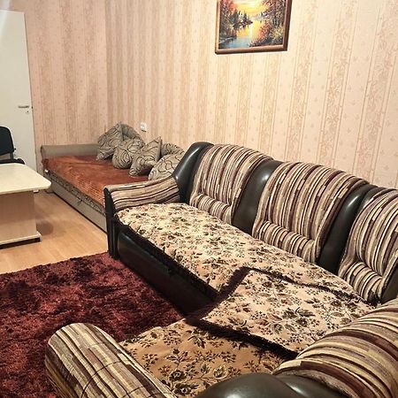 Ореховая Горка Апартаменты С Балконом И Лифтом Narva Bagian luar foto