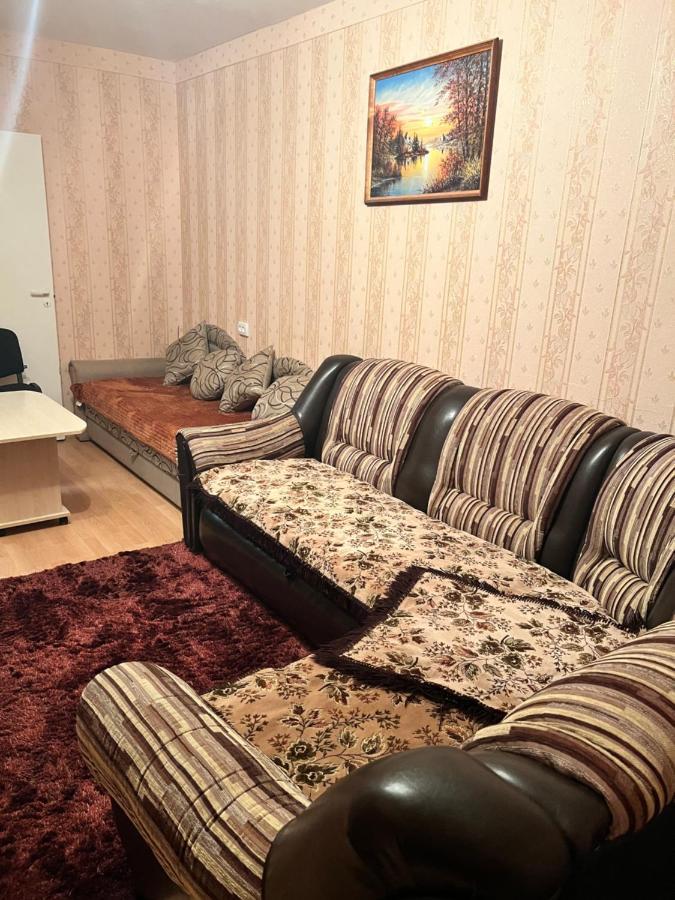 Ореховая Горка Апартаменты С Балконом И Лифтом Narva Bagian luar foto