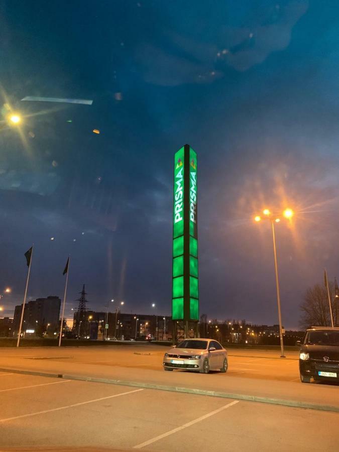 Ореховая Горка Апартаменты С Балконом И Лифтом Narva Bagian luar foto