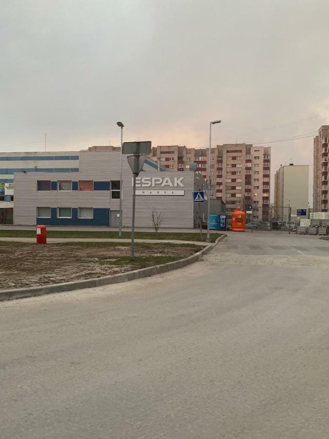 Ореховая Горка Апартаменты С Балконом И Лифтом Narva Bagian luar foto