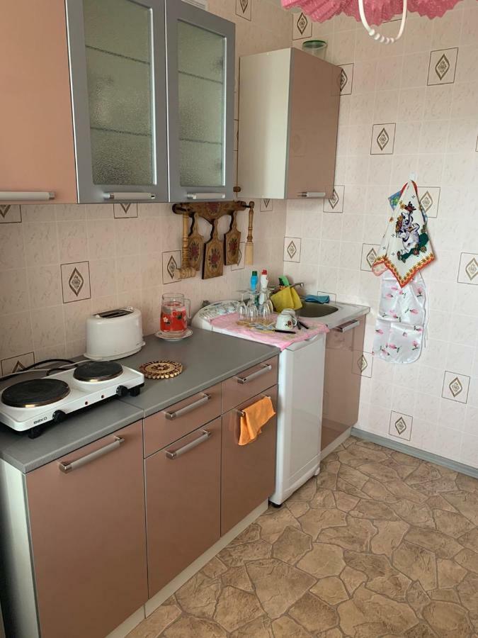 Ореховая Горка Апартаменты С Балконом И Лифтом Narva Bagian luar foto