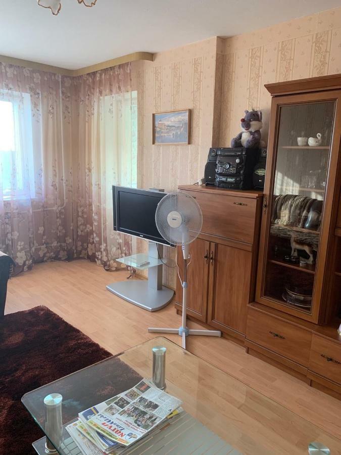 Ореховая Горка Апартаменты С Балконом И Лифтом Narva Bagian luar foto